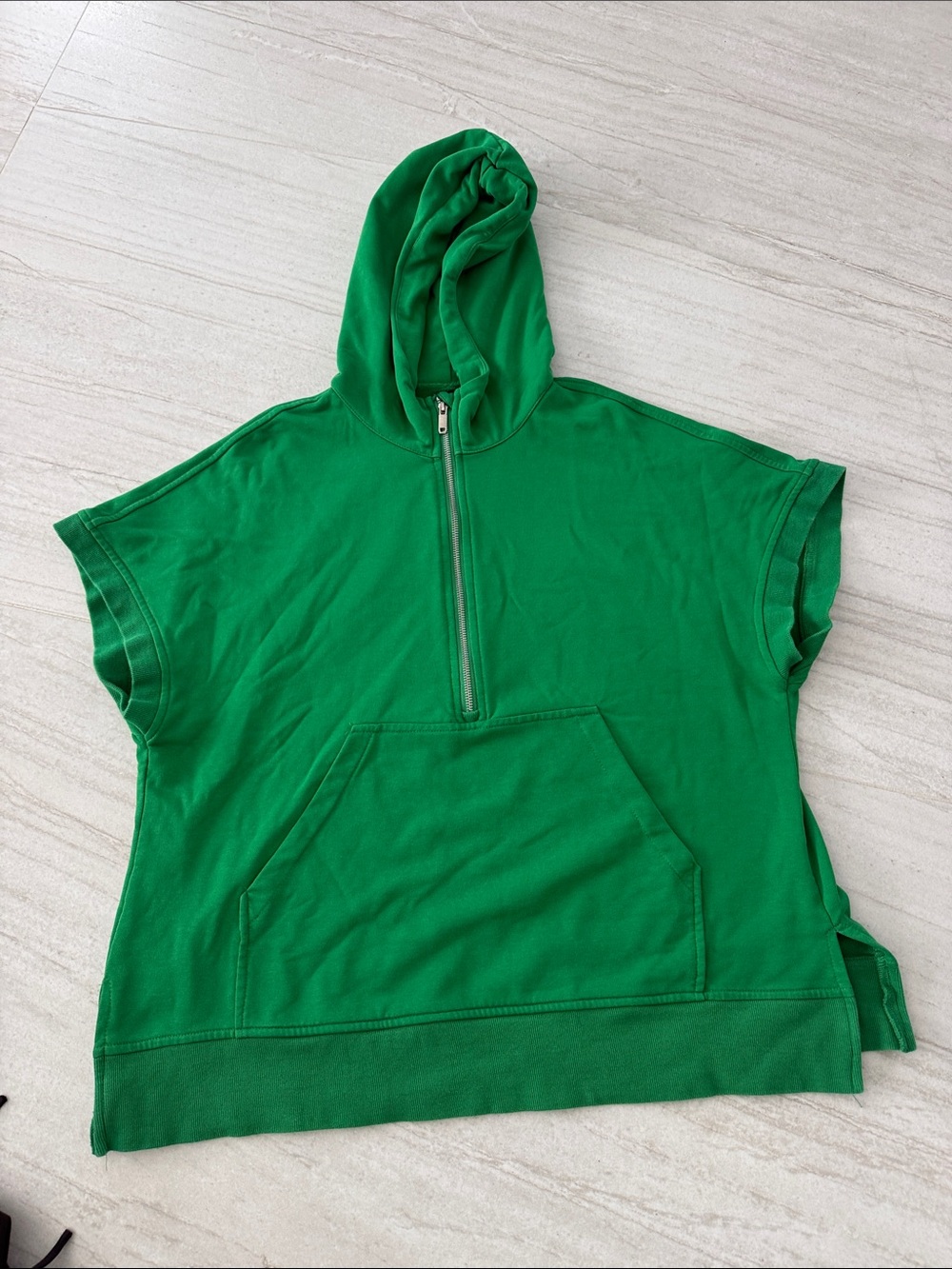 Green Short-Sleeve Hoodie with Front Pocket size XL